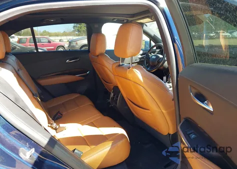 2019 Cadillac Xt4 Premium Luxury z USA, uszkodzony, nr VIN 1GYFZCR47KF109394